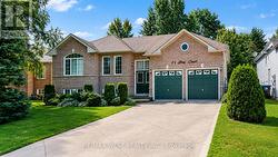 11 BAY COURT  Wasaga Beach, ON L9Z 1P7