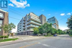 505 - 8 FIELDWAY ROAD Toronto, ON M8Z 3L1