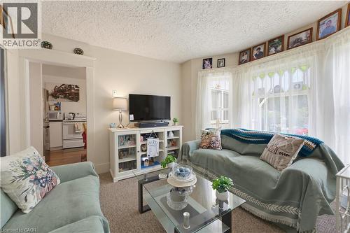 19 First Avenue, Port Dover, ON - Indoor Photo Showing Living Room