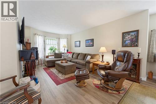 19 First Avenue, Port Dover, ON - Indoor Photo Showing Living Room