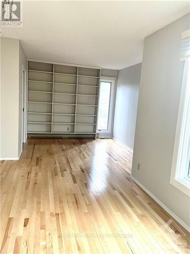 Imported from oreb - 522 Piccadilly Avenue, Ottawa, ON - Indoor Photo Showing Other Room
