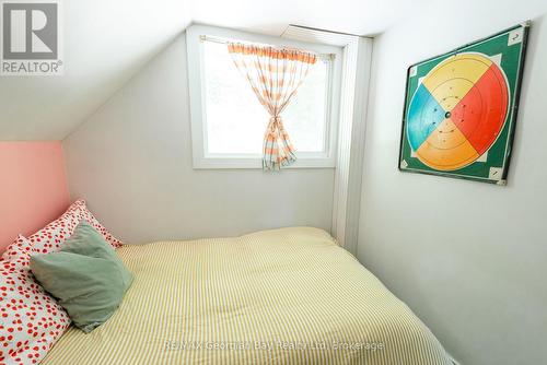 8 Sunrise Court, Tiny, ON - Indoor Photo Showing Bedroom