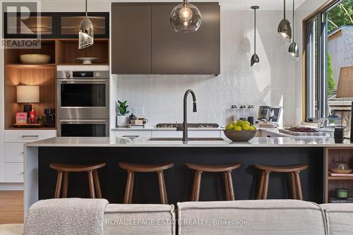 5 North Drive, Toronto, ON - Indoor Photo Showing Kitchen With Upgraded Kitchen
