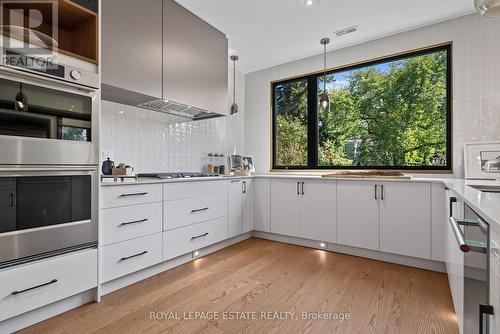 5 North Drive, Toronto, ON - Indoor Photo Showing Kitchen With Upgraded Kitchen