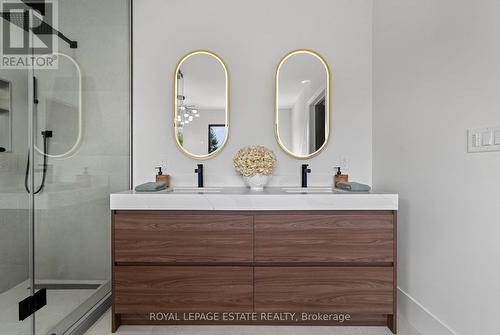 5 North Drive, Toronto, ON - Indoor Photo Showing Bathroom
