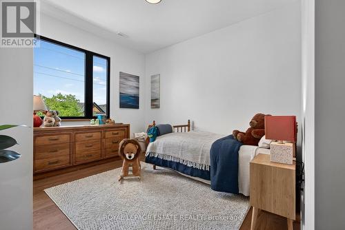 5 North Drive, Toronto, ON - Indoor Photo Showing Bedroom