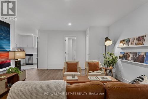 5 North Drive, Toronto, ON - Indoor Photo Showing Living Room