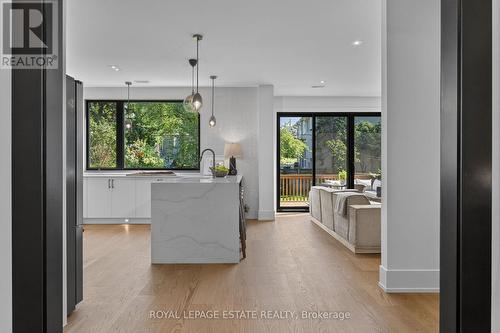 5 North Drive, Toronto, ON - Indoor