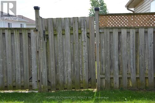 132 Henhoeffer Crescent, Kitchener, ON - Outdoor