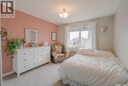 111 Hettle Cove, Saskatoon, SK - Indoor Photo Showing Bedroom