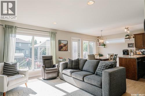111 Hettle Cove, Saskatoon, SK - Indoor Photo Showing Living Room