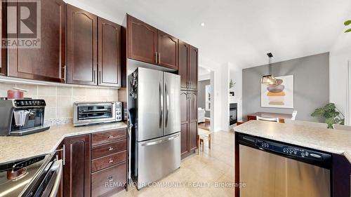 51 Shuttleworth Drive, Clarington, ON - Indoor Photo Showing Kitchen