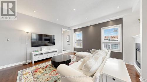 51 Shuttleworth Drive, Clarington, ON - Indoor Photo Showing Living Room