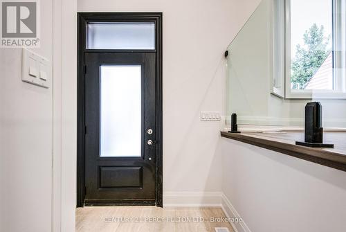 195 DANFORTH ROAD , Toronto, Ontario M1L 3X1 2