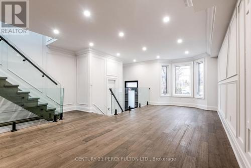 195 DANFORTH ROAD , Toronto, Ontario M1L 3X1 5