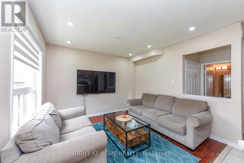 5986 Long Valley Road, Mississauga, ON - Indoor Photo Showing Living Room