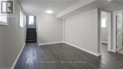 LOWER - 113 THOROLD ROAD , Welland (Prince Charles), Ontario L3C 3V1 4