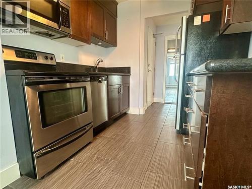 902 320 5Th Avenue N, Saskatoon, SK - Indoor Photo Showing Kitchen
