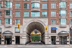 700 - 38 AVENUE ROAD Toronto, ON M5R 2G2