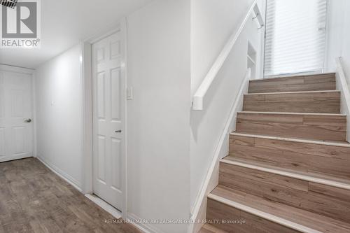 LF - 149 SEPTONNE AVENUE , Newmarket, Ontario L3Y 2W4 2