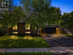32 MILVERTON CLOSE  Hamilton, ON L8B 0A9