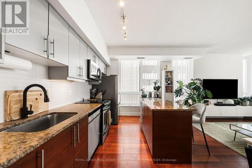 704 - 83 Redpath Avenue, Toronto, ON - Indoor Photo Showing Kitchen