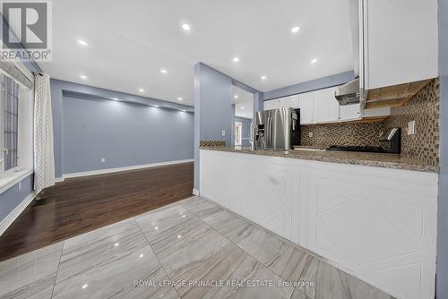 23 Prince Crescent, Brampton, ON - Indoor Photo Showing Kitchen