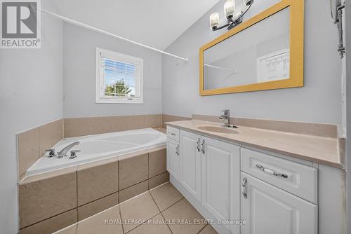23 Prince Crescent, Brampton, ON - Indoor Photo Showing Bathroom