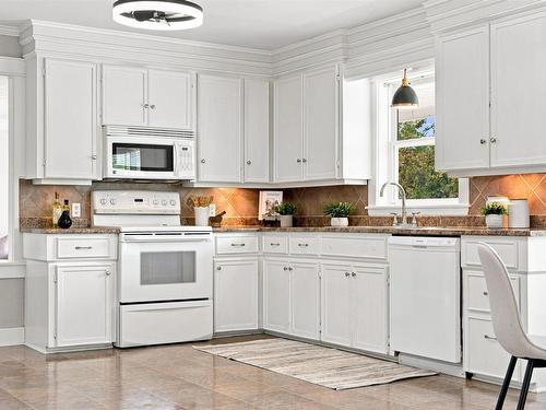 117 Dill Road, Currys Corner, NS - Indoor Photo Showing Kitchen