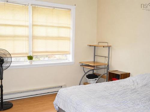 105 Park Street, Truro, NS - Indoor Photo Showing Bedroom