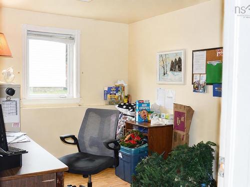 105 Park Street, Truro, NS - Indoor
