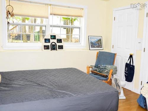 105 Park Street, Truro, NS - Indoor Photo Showing Bedroom