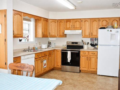 105 Park Street, Truro, NS - Indoor Photo Showing Kitchen With Double Sink