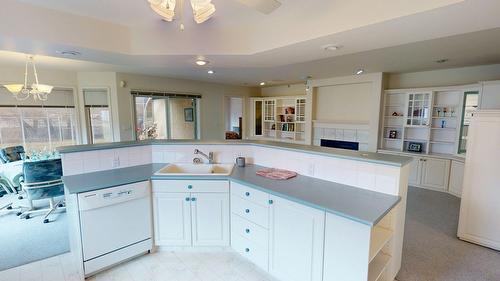 34-1401 Willowbrook Drive, Cranbrook, BC - Indoor Photo Showing Kitchen