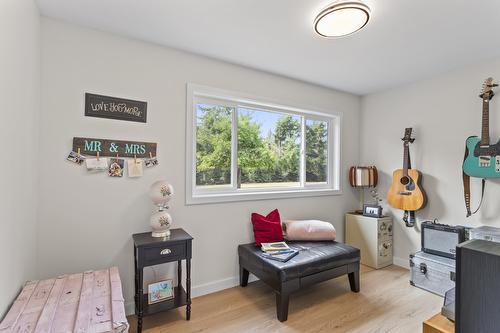 1889 7Th Street, Lister, BC - Indoor Photo Showing Bedroom