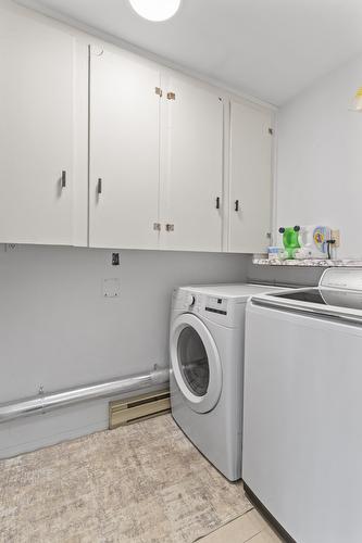 1889 7Th Street, Lister, BC - Indoor Photo Showing Laundry Room