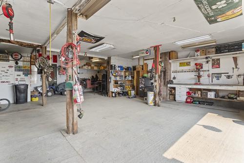 1889 7Th Street, Lister, BC - Indoor Photo Showing Garage