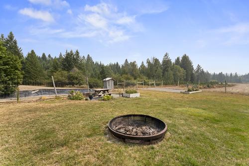 1889 7Th Street, Lister, BC - Outdoor With View
