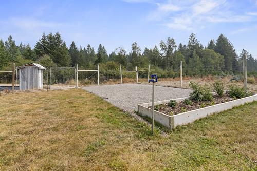 1889 7Th Street, Lister, BC - Outdoor