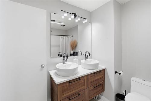 487 Bowman Ave, Winnipeg, MB - Indoor Photo Showing Bathroom