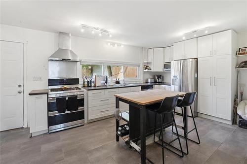 487 Bowman Ave, Winnipeg, MB - Indoor Photo Showing Kitchen With Stainless Steel Kitchen