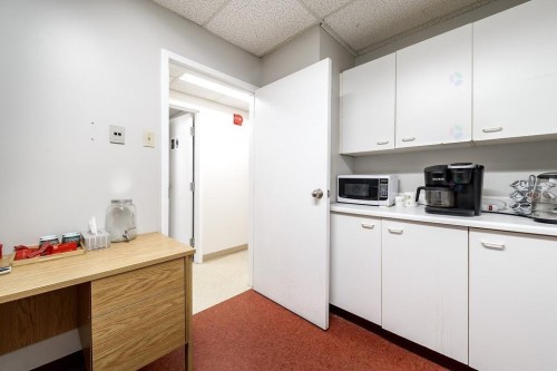 Office - 201-600 Rue Sherbrooke E., Montréal (Ville-Marie), QC - Indoor Photo Showing Kitchen