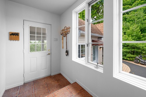 Hall d'entrée/Vestibule - 2 Rue Lévis, Lévis (Desjardins), QC - Indoor Photo Showing Other Room