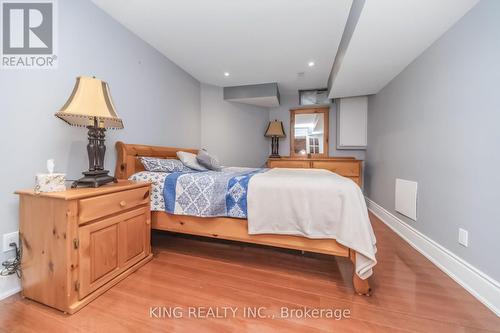 1427 Grossi Street, Mississauga, ON - Indoor Photo Showing Bedroom