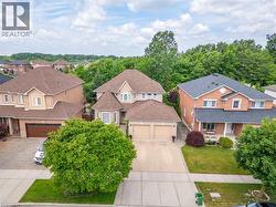 26 SHADETREE Crescent  Stoney Creek, ON L8J 3X2