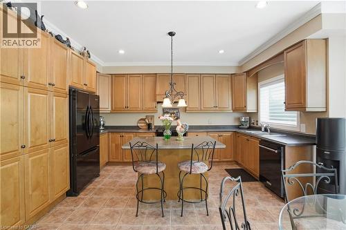 26 Shadetree Crescent, Stoney Creek, ON - Indoor Photo Showing Kitchen