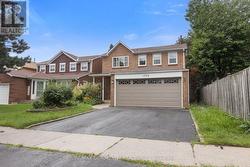 1524 AMBERLEA ROAD S  Pickering, ON L1V 4T7