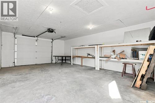69 Rita Crescent, Saskatoon, SK - Indoor Photo Showing Garage