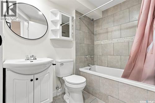 69 Rita Crescent, Saskatoon, SK - Indoor Photo Showing Bathroom