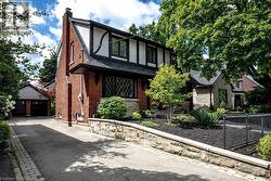71 STANLEY Avenue  Hamilton, ON L8P 2L2